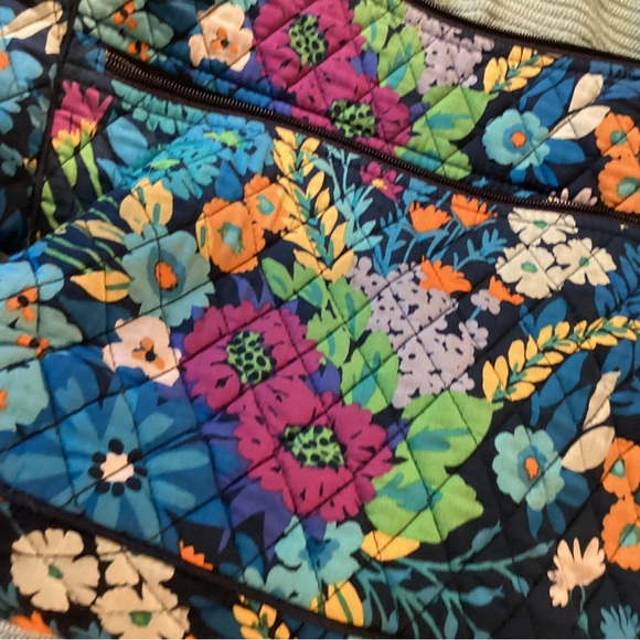 Vintage Vera Bradley crossbody. - Picture 4 of 8